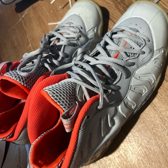 Orange and grey foam posits size 7 - Picture 2 of 3